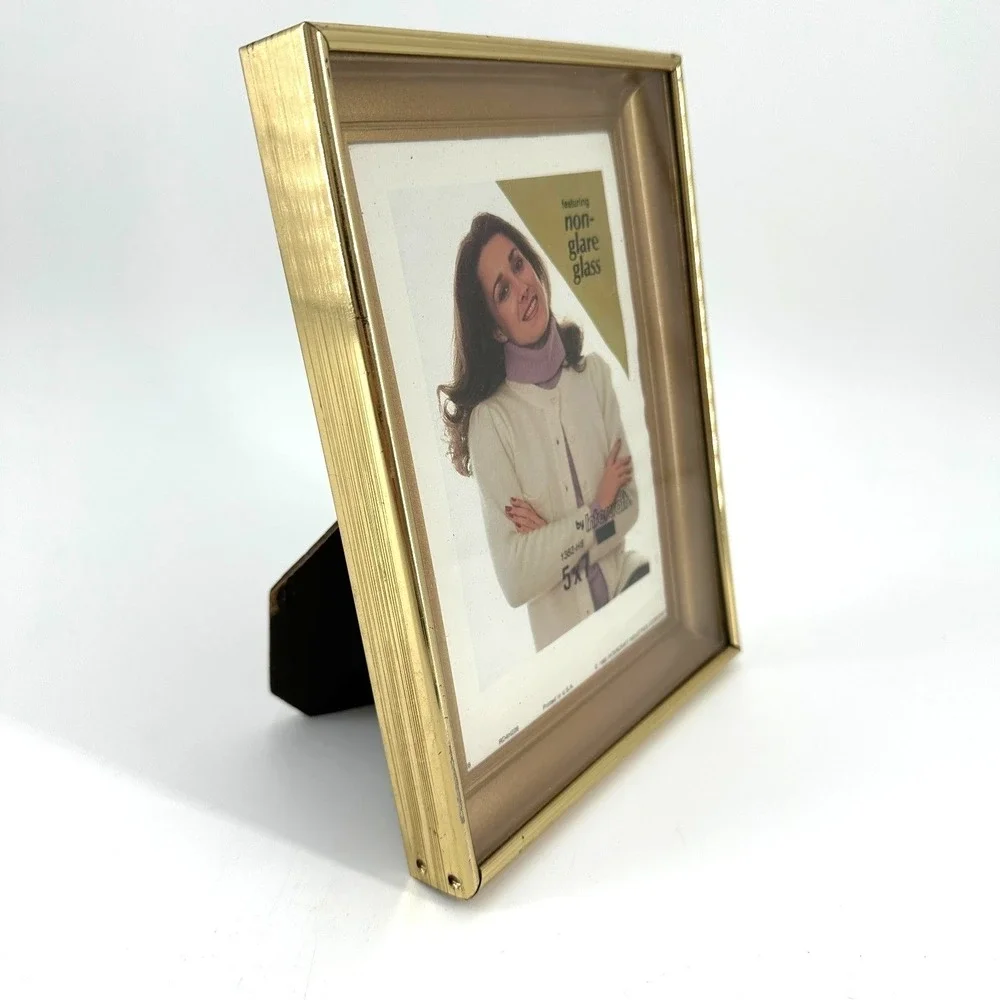 Vintage Intercraft 5x7 Gold Tone Frame w/ Non-Glare Glass & Easel